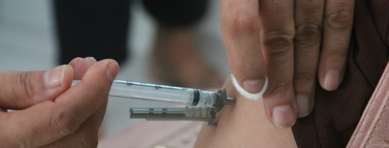 Caraguá já aplicou mais de 44 mil doses da vacina contra COVID-19