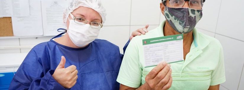 Mais de 80% da população idosa de Caraguá já recebeu a primeira dose da vacina contra Covid-19