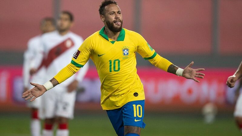 Maior que Zico, Romário, Fenômeno e se igualando a Pelé!!!