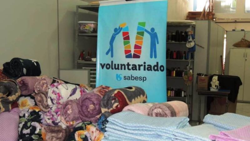 Fundo Social de Caraguá recebe 500 cobertores da Sabesp pela ação ‘Feijoada Solidária’