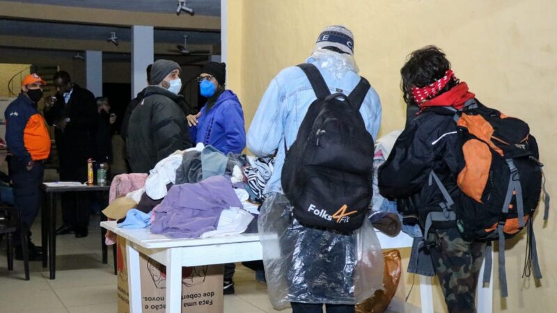 Prefeito Felipe Augusto orienta mobilização total para atendimento aos moradores de rua