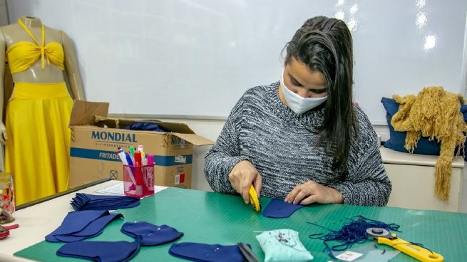 Prefeitura convida costureiras voluntárias para confecção de máscaras a crianças e jovens da rede de ensino