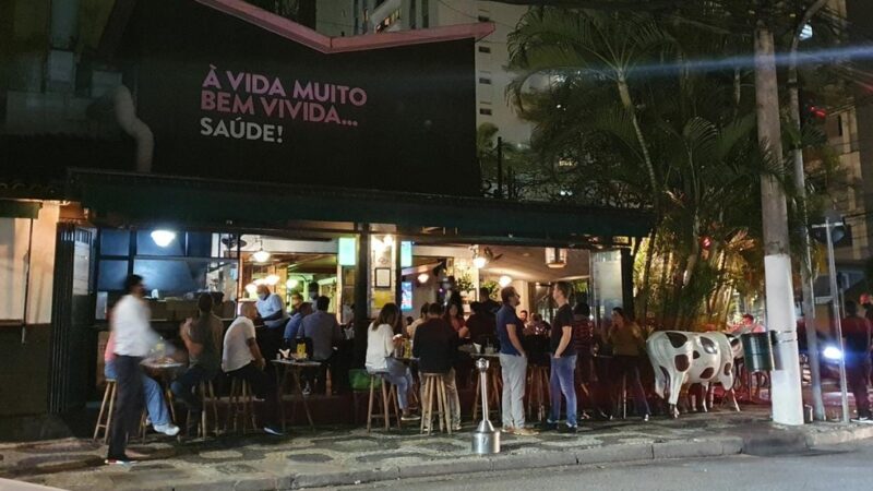 SP exigirá comprovante de vacina em shopping, restaurantes e evento