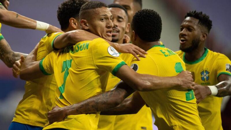 Tite convoca Seleção para jogos contra Colômbia e Argentina pelas Eliminatórias