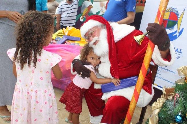 Fundo Social entrega 3 mil brinquedos em vilas e comunidades sebastianenses