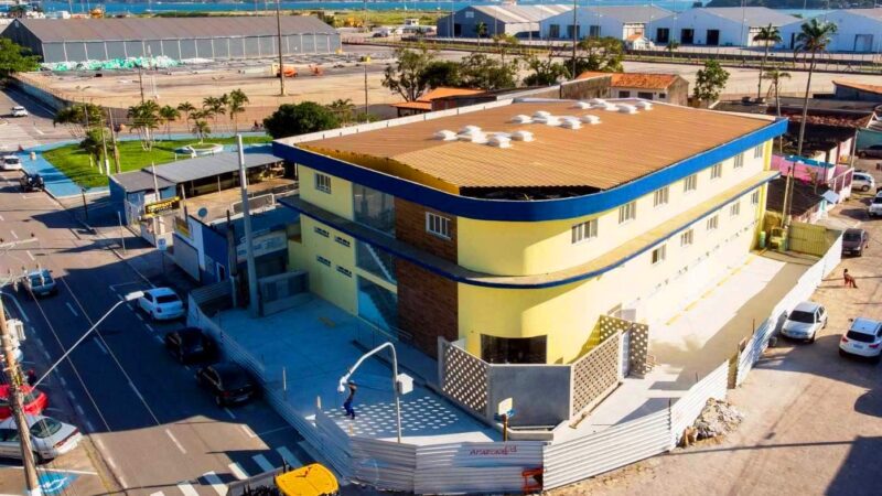Prefeito Felipe Augusto destaca avanço da obra na nova sede da Secretaria da Educação