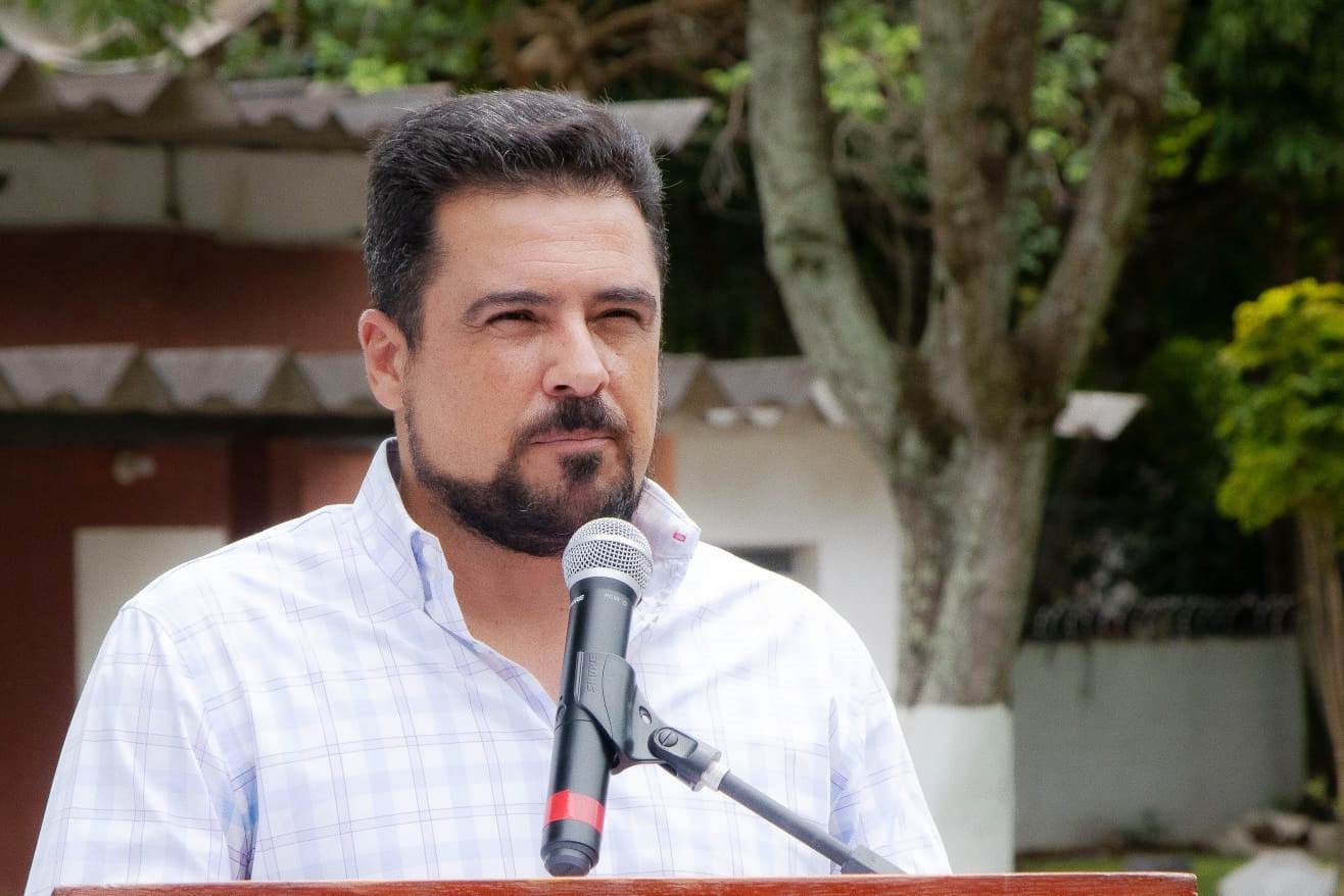 Felipe Augusto tem candidatura deferida no TRE por 3 votos a 2