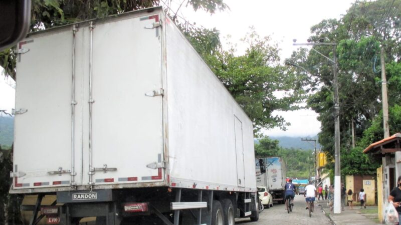 Prefeitura de Ilhabela prorroga até 7 de março restrição de entrada e circulação de caminhões aos finais de semana