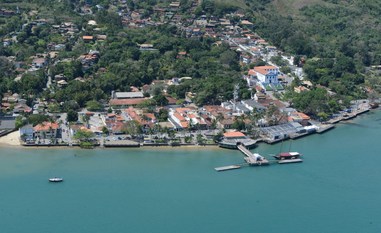 Prefeitura de Ilhabela revoga decreto e suspende restrição no horário de funcionamento e lotação do comércio