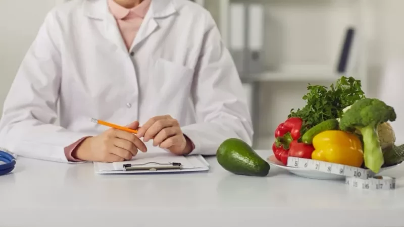Quando você deve procurar um nutricionista ou um nutrólogo?