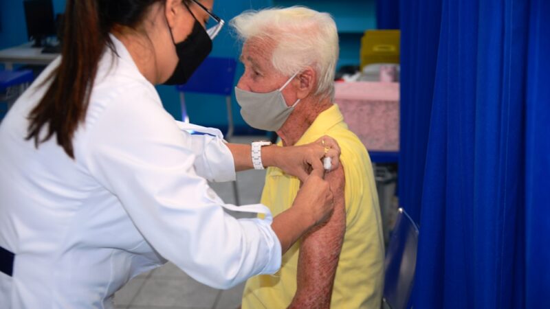 CARAGUATATUBA INICIA VACINAÇÃO CONTRA GRIPE PARA IDOSOS ACIMA DE 80 ANOS NESTE DOMINGO