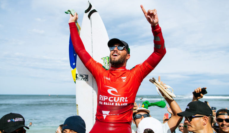 SURFISTA DE UBATUBA LIDERA RANKING MUNDIAL