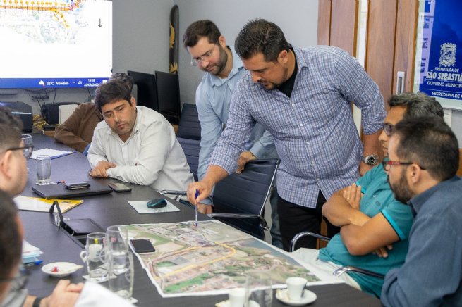 Prefeitura e Concessionária Tamoios se reúnem para tratar da obra do Contorno Sul no bairro Topolândia