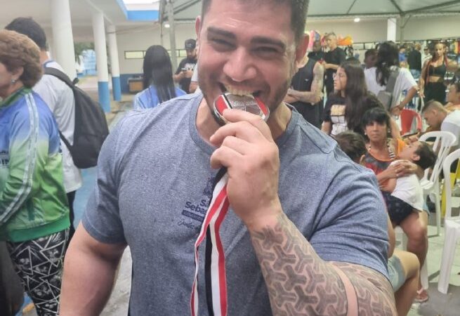Medalha de prata no supino nos Jogos Abertos conquistada pelo atleta sebastianense
