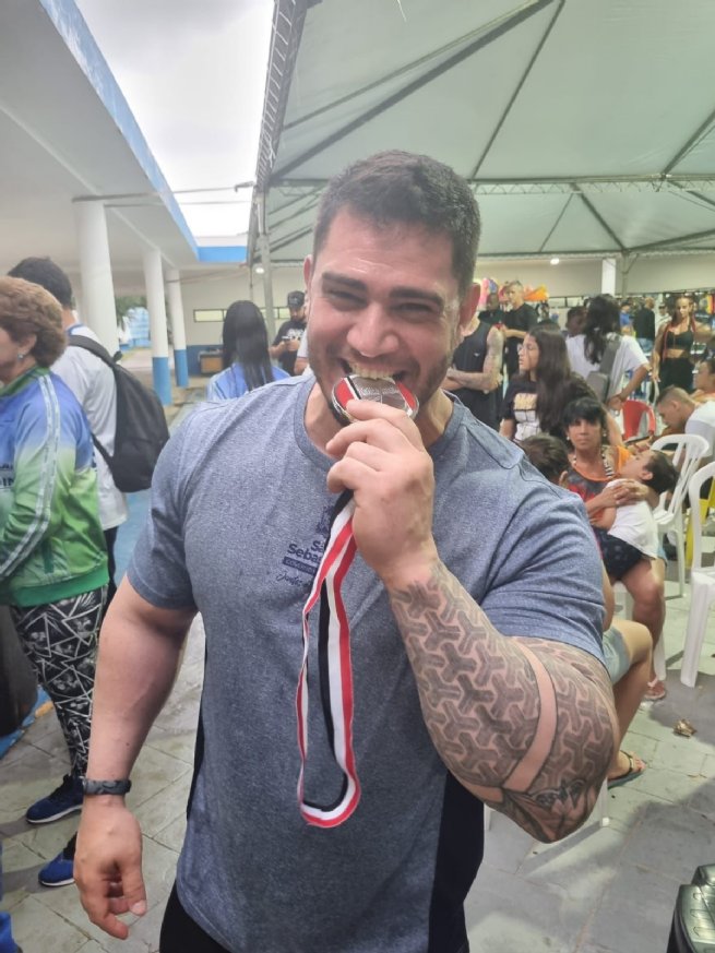 Medalha de prata no supino nos Jogos Abertos conquistada pelo atleta sebastianense