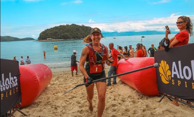 A atleta sebastianense Aline Abad conquistou o Campeonato Paulista de Stand Up Race
