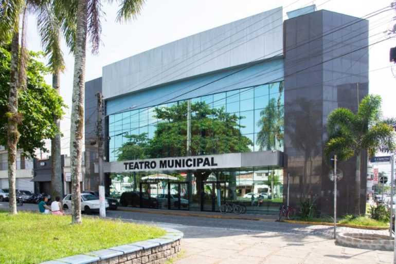 Confira a agenda de novembro do Teatro em Ubatuba