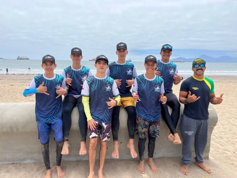 Equipe da Canoa Havaiana de Ubatuba nos jogos Pan-Americanos