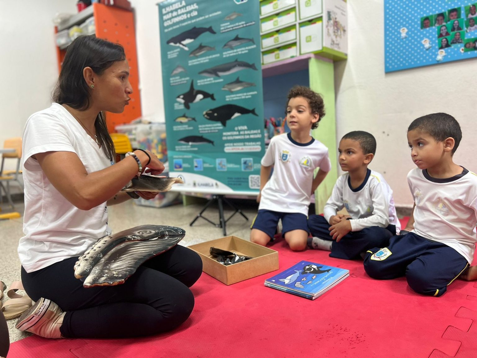 Equipe do Viva Instituto Verde Azul visita escola municipal de Ilhabela