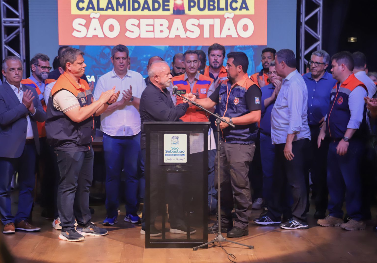 Esforços em conjunto entre os governos federal, estadual e municipal para recuperar os estragos causados pelas fortes chuvas em São Sebastião
