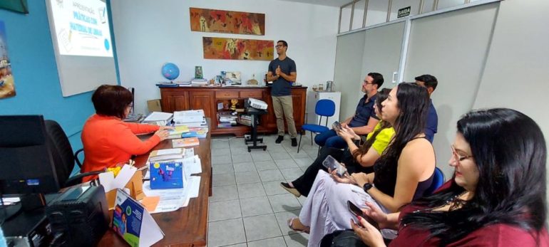 Trabalho com Libras de Ubatuba será usado como modelo em Cuiabá