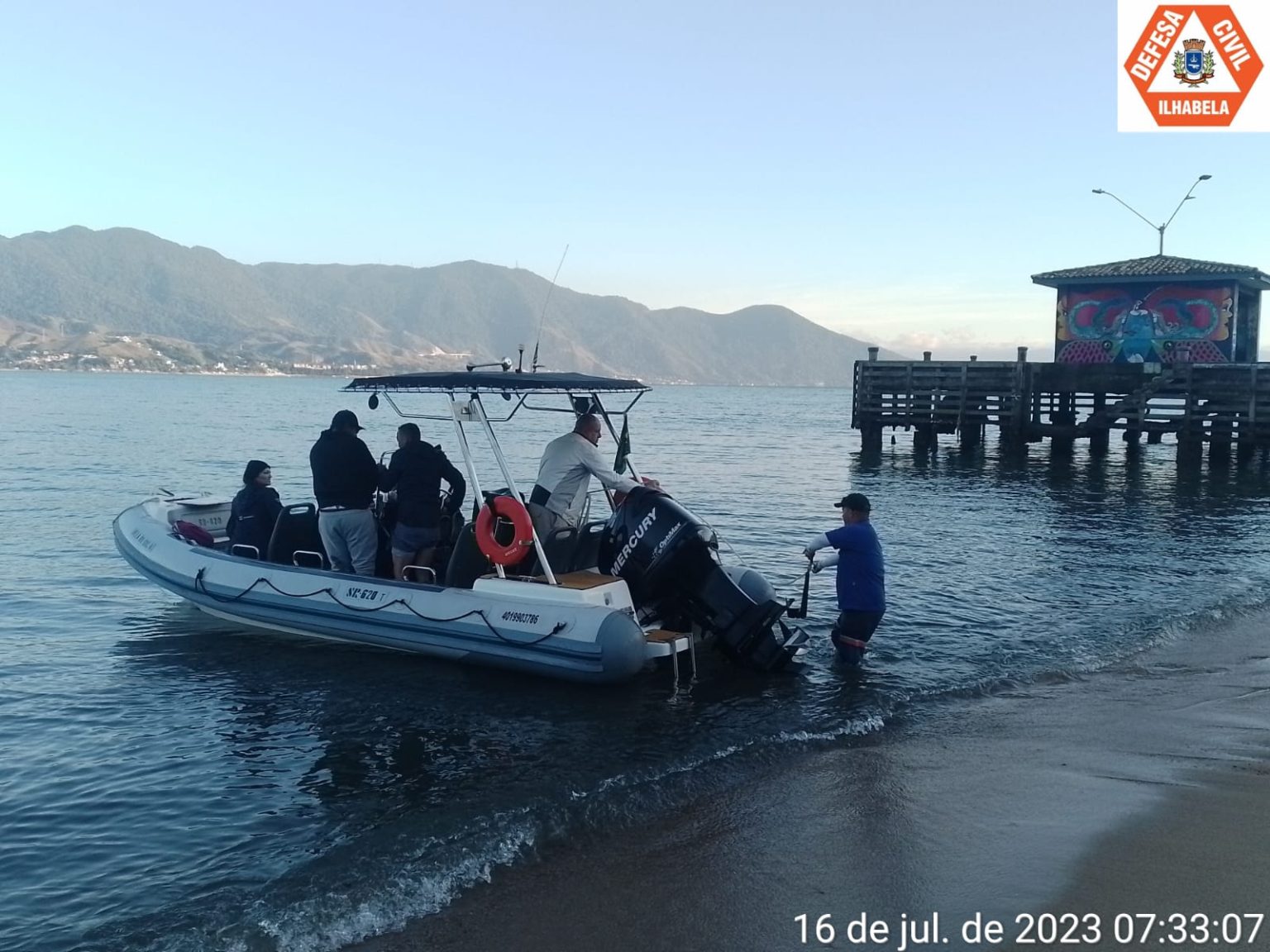 Ação Educativa em Ilhabela promove Avistamento Responsável de Baleias
