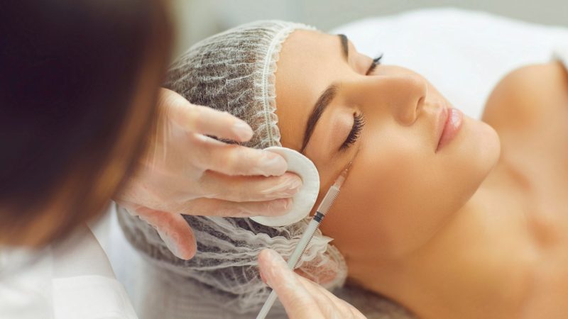 Harmonização facial: descubra o procedimento controverso que busca promover um rosto jovem e harmônico
