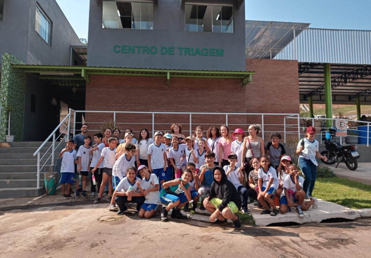Prefeitura promove visita monitorada ao Centro de Triagem “Nega Malu”