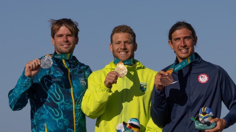 Velejador de Ilhabela é Ouro nos Jogos Pan-Americanos de Santiago 2023