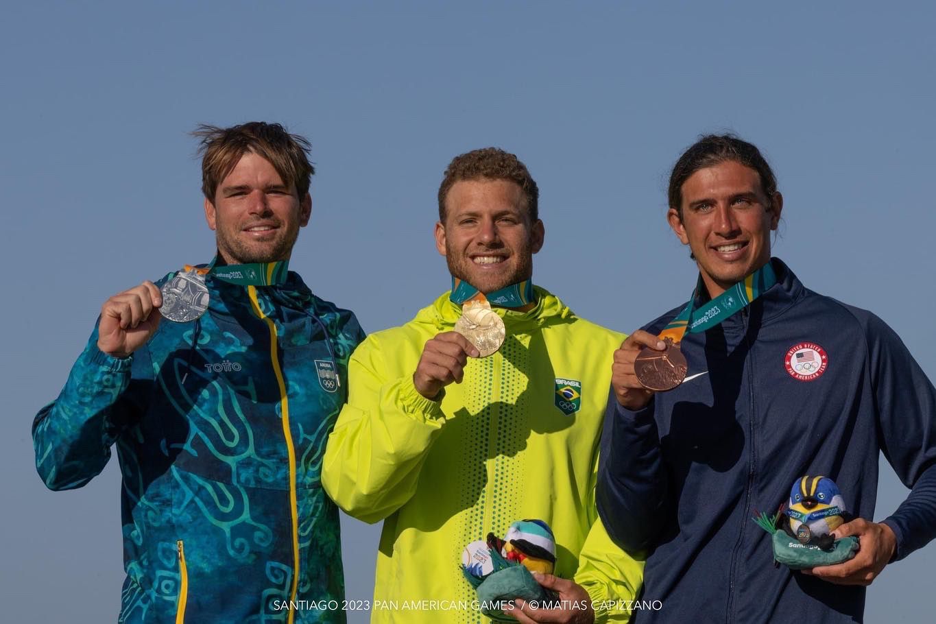 Velejador de Ilhabela é Ouro nos Jogos Pan-Americanos de Santiago 2023