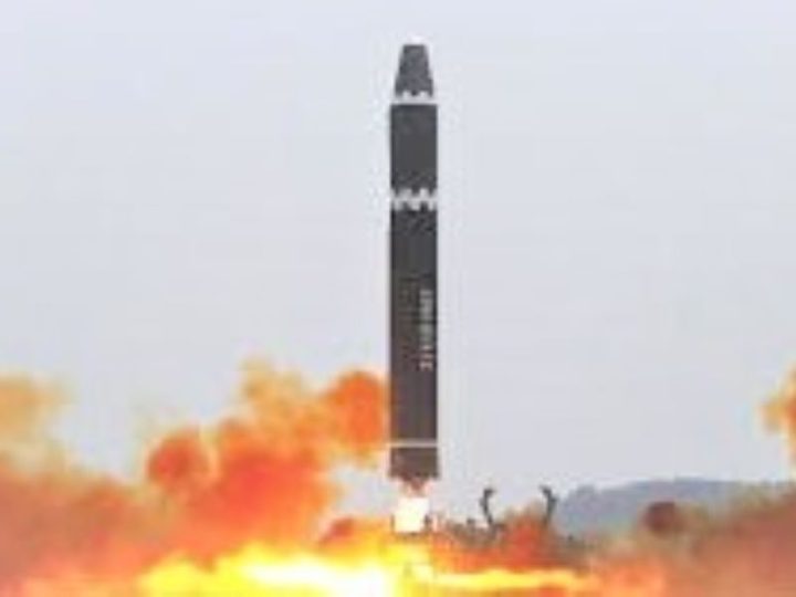 Coreia do Norte dispara mísseis balísticos no mar do Japão