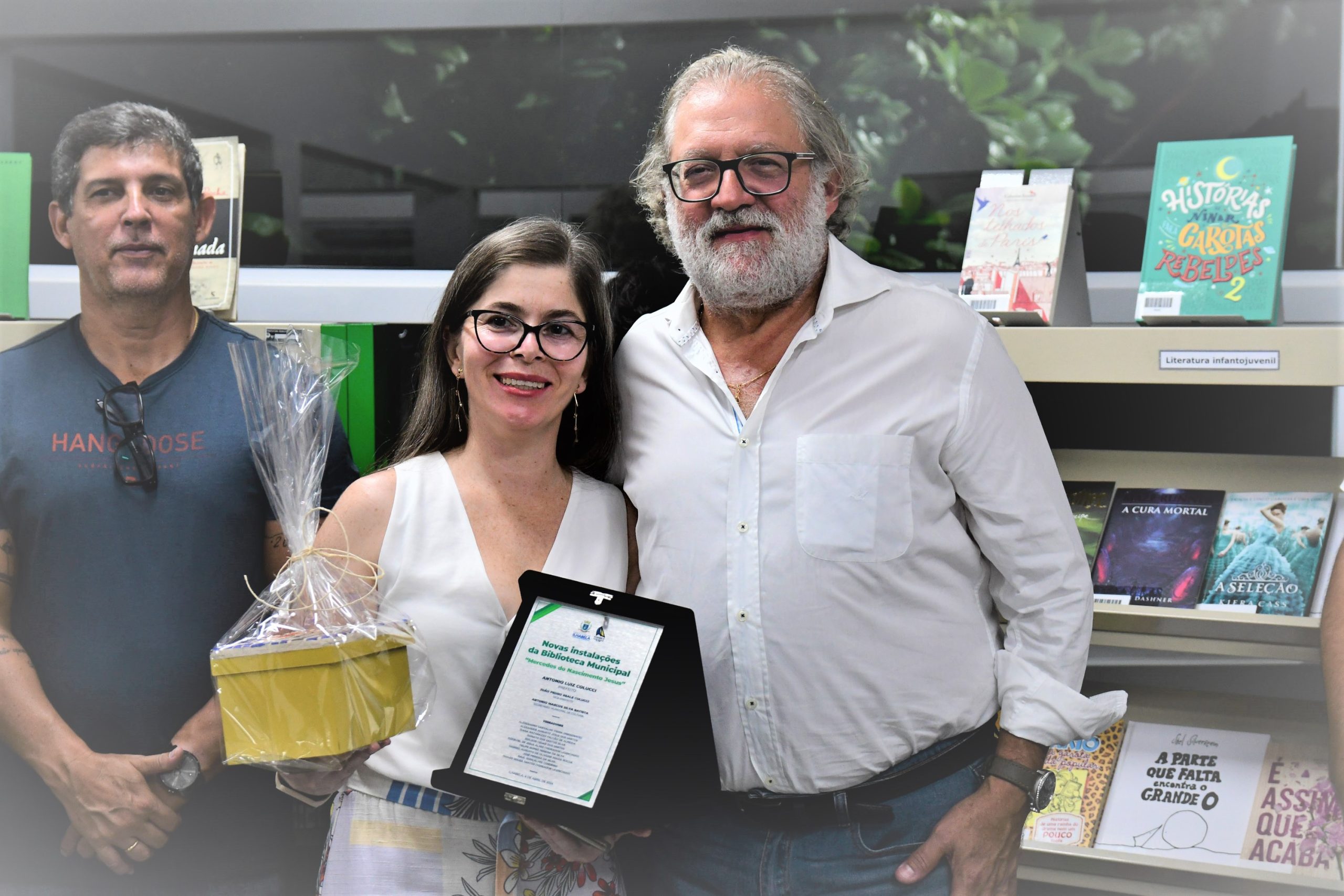 Toninho Colucci entrega novas instalações da Biblioteca Armação em Ilhabela