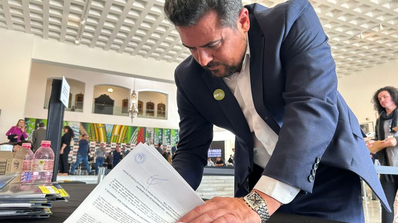Prefeito Felipe Augusto assina Convênio com Governo do Estado para Construção de 256 Moradias na Topolândia