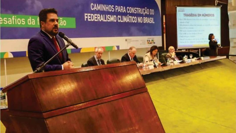 Felipe Augusto participa de seminário em Brasília