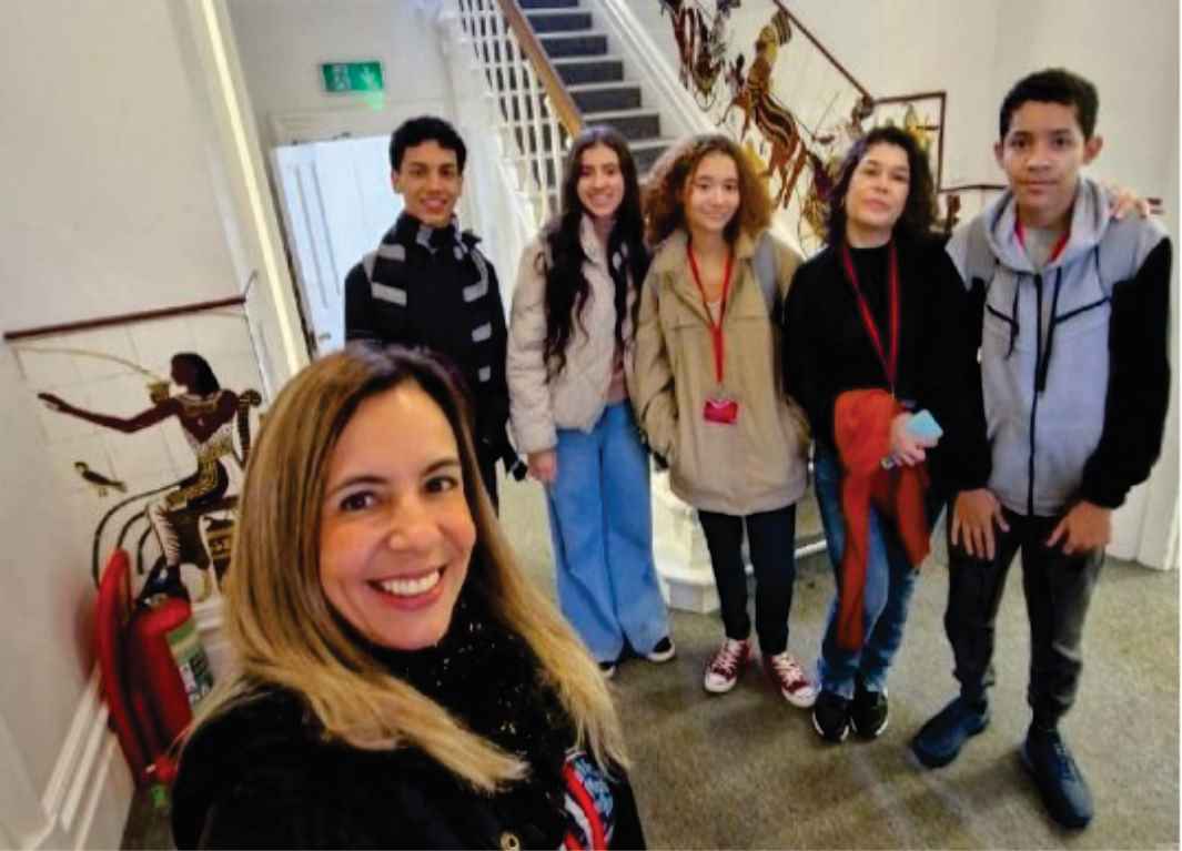 Estudantes de São Sebastião participam de atividades culturais em Oxford durante intercâmbio