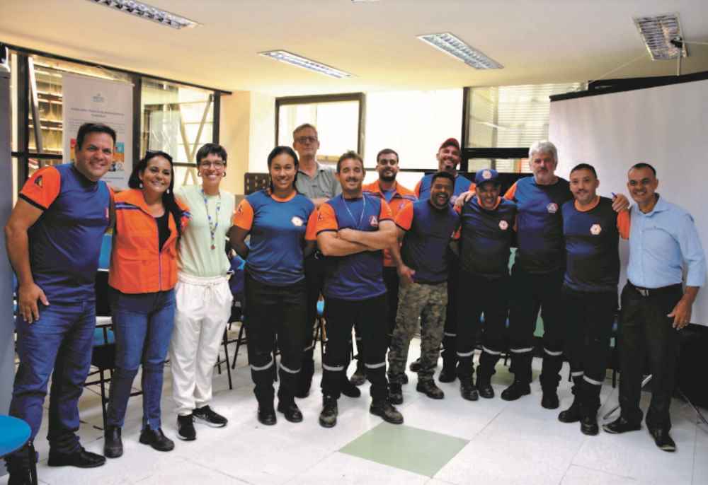 Escola de Governo e Defesa Civil de Ilhabela realizam curso para identificação de riscos geológicos
