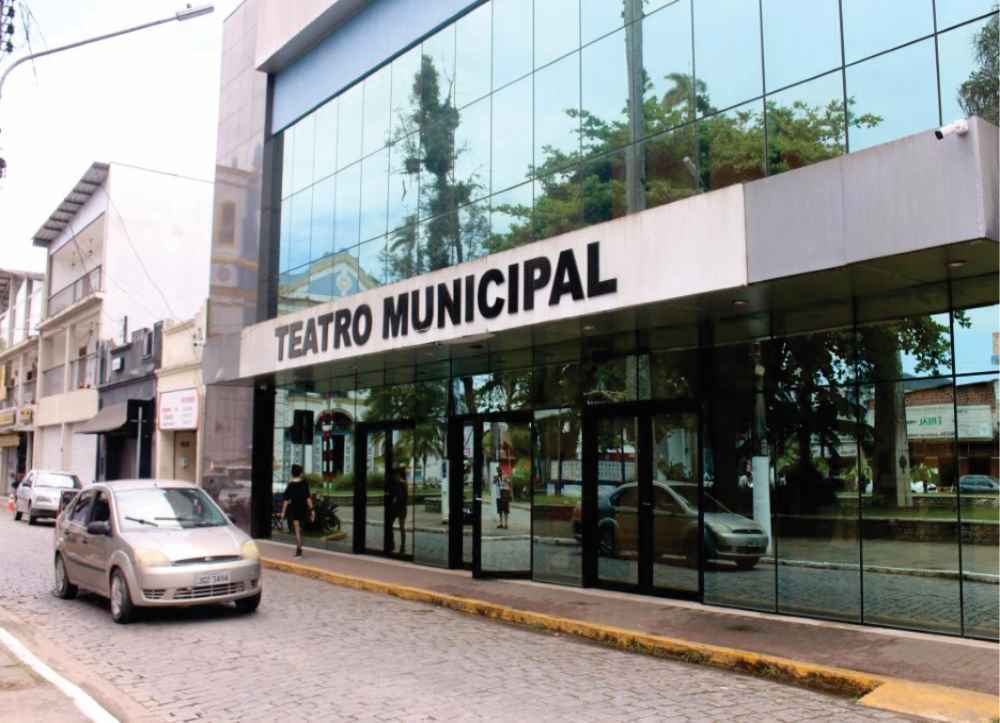 Educação inicia ano letivo com aula inaugural no Teatro Municipal