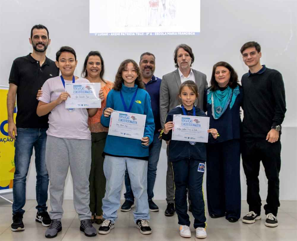 Premiados no Concurso Escolar da Revolução Constitucionalista de 1932