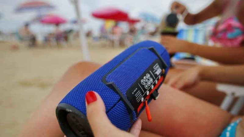 Fiscalização redobrada sobre uso de caixas com som excessivo nas praias