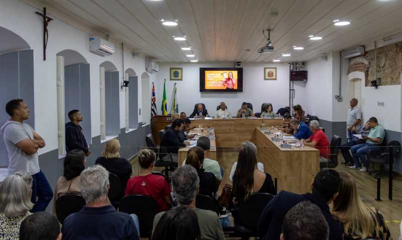 Noite marcada por homenagens emocionadas