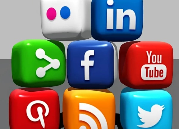 30 DE JUNHO – DIA DAS REDES SOCIAIS