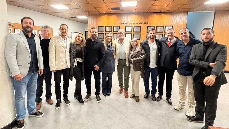 Prefeito Toninho Colucci recebe homenagem da Câmara Municipal de São José dos Campos