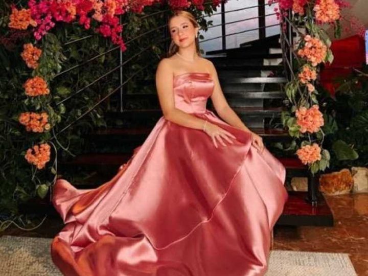 HELENA ZAFFANI COMPLETA 15 ANOS!