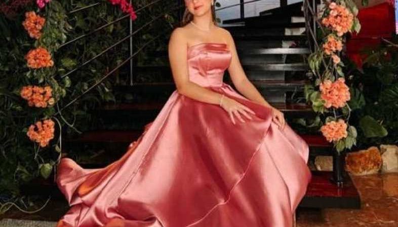 HELENA ZAFFANI COMPLETA 15 ANOS!