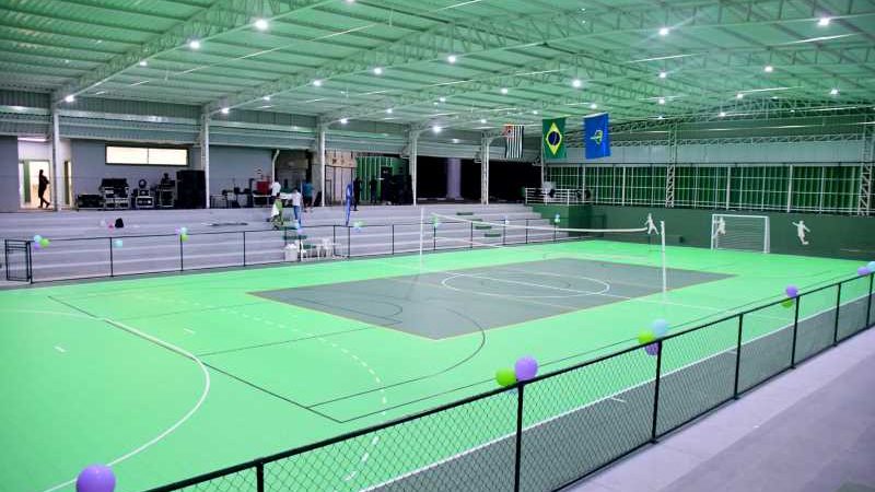 Entrega da fase final do Complexo Esportivo em Ilhabela