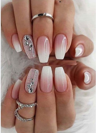 Curso de Manicure e Alongamento em Gel forma 12 alunas em Ilhabela