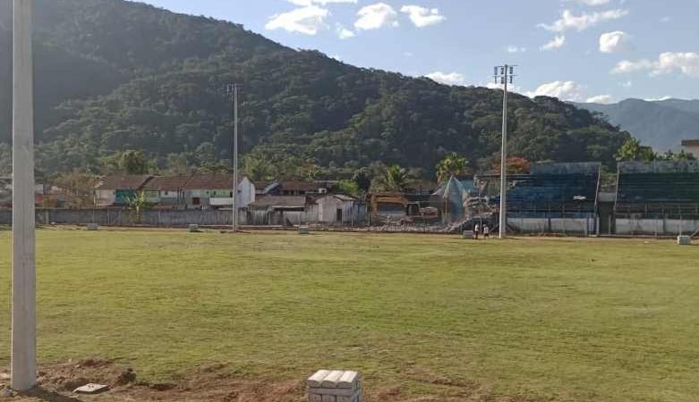 Ubatuba – serviços pendentes no estádio municipal